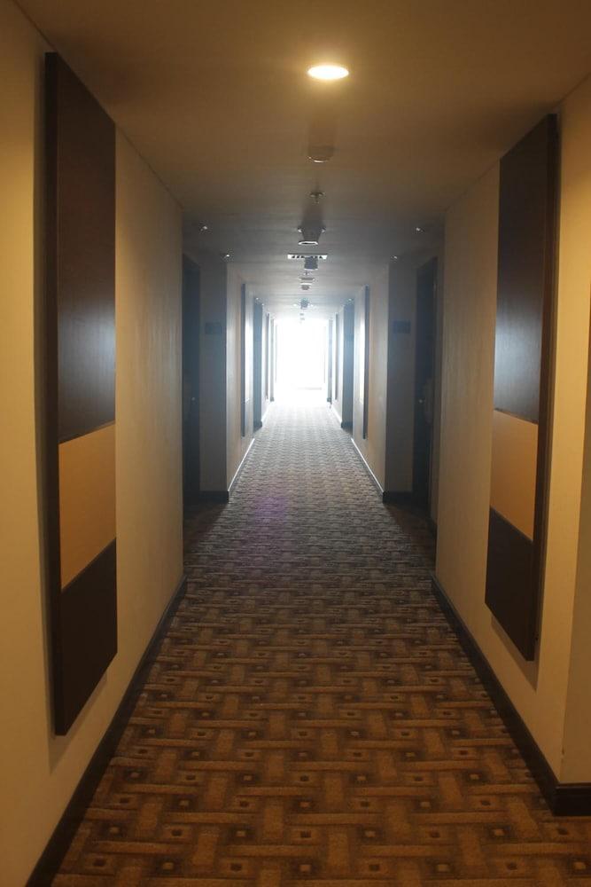 Dalton Hotel Makassar Exterior foto