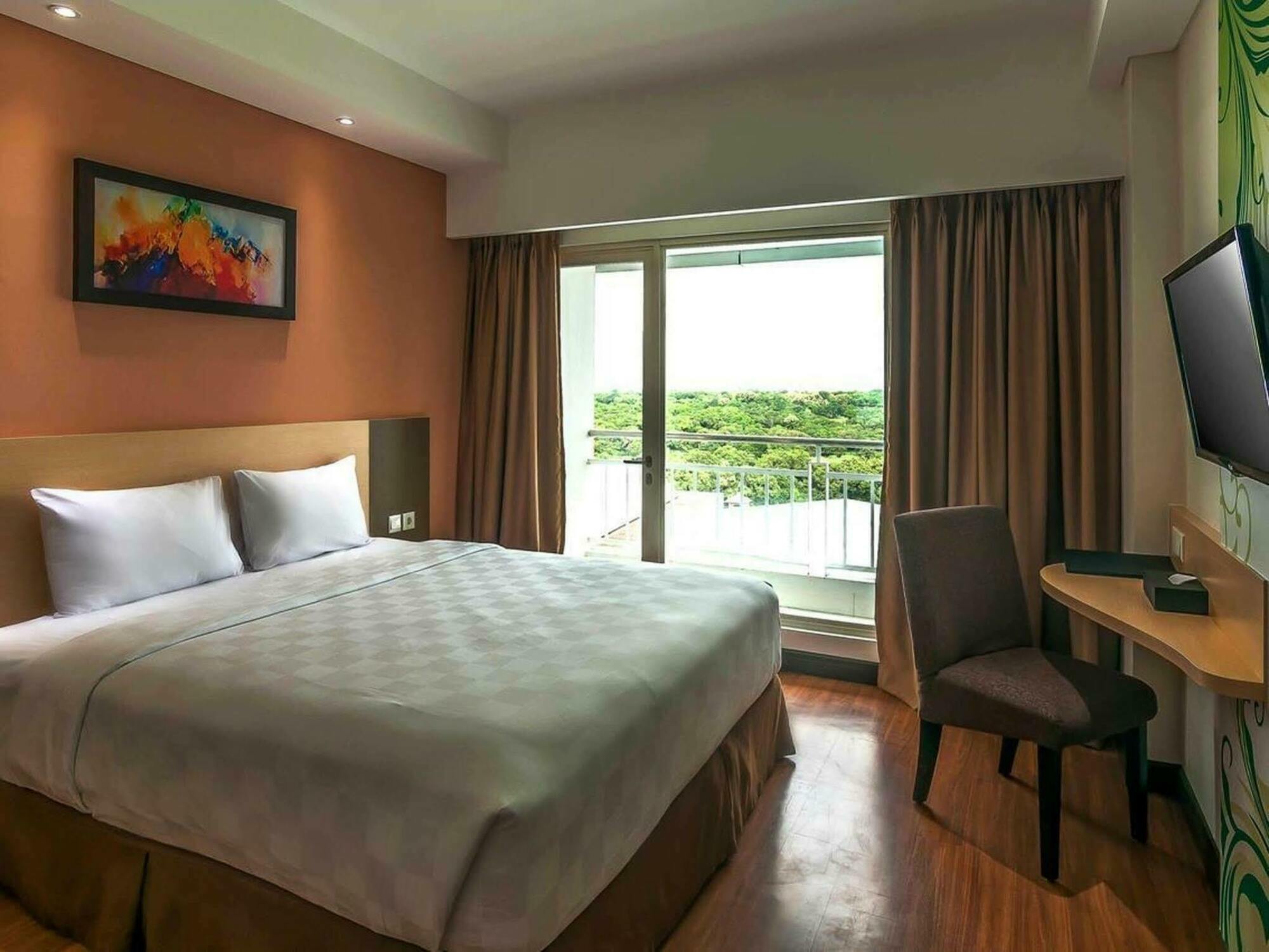 Dalton Hotel Makassar Exterior foto